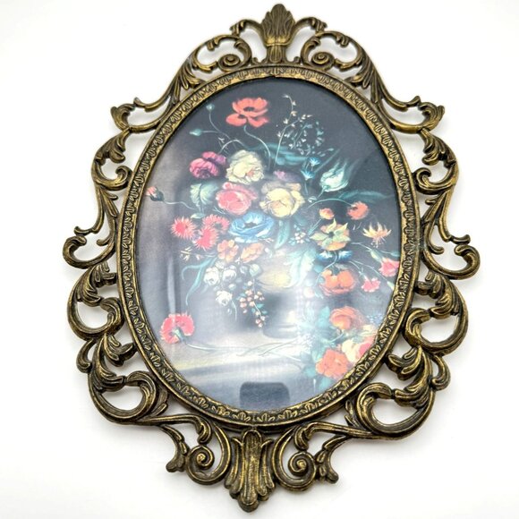 Vintage Brass Oval Floral Picture Frames With Convex Bubble Glass Made In Italy - Picture 2 of 16